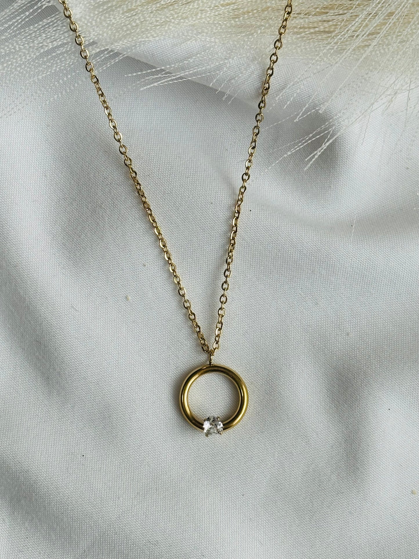 Collier rond avec strass
