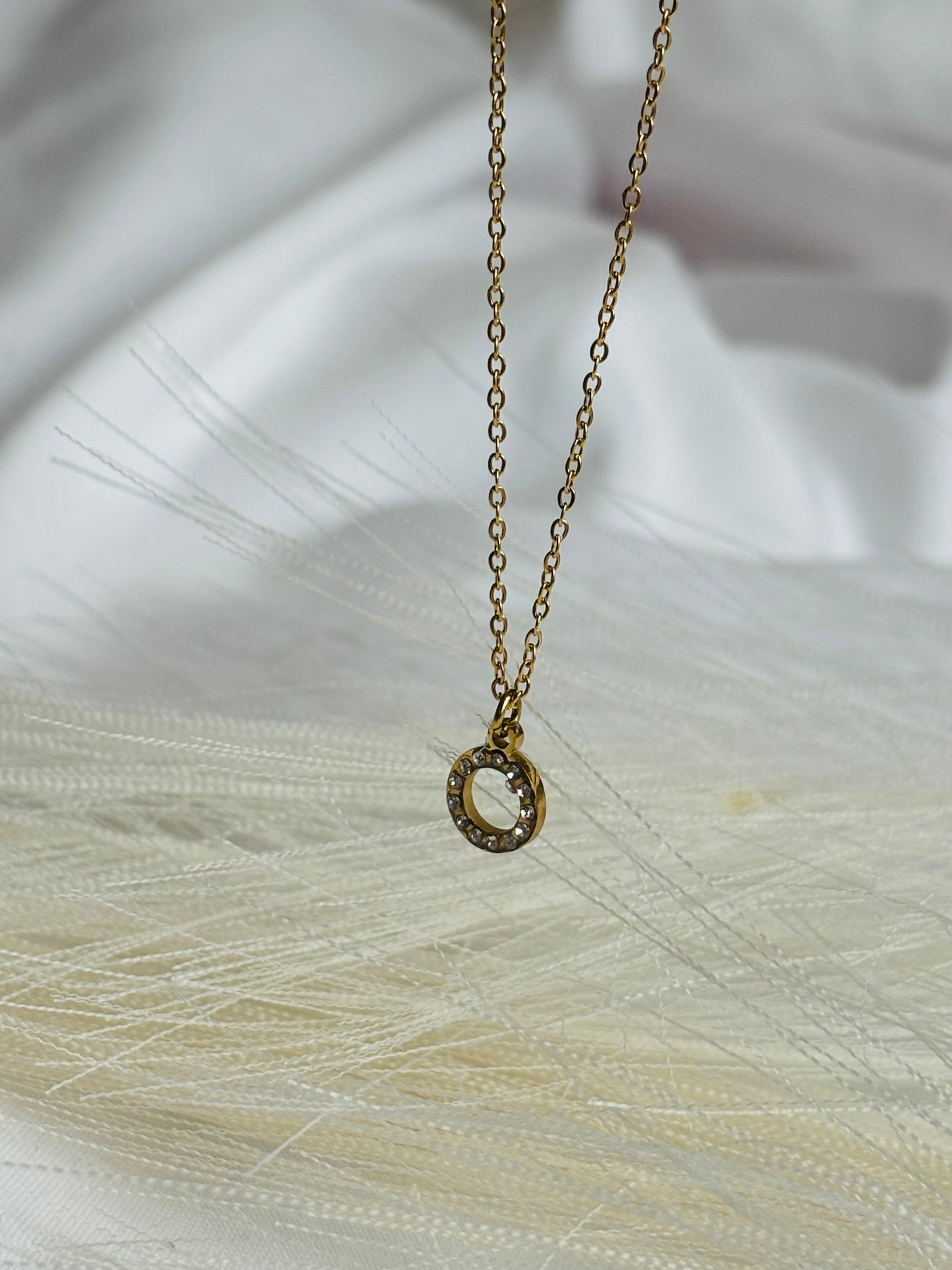 Collier rond en strass