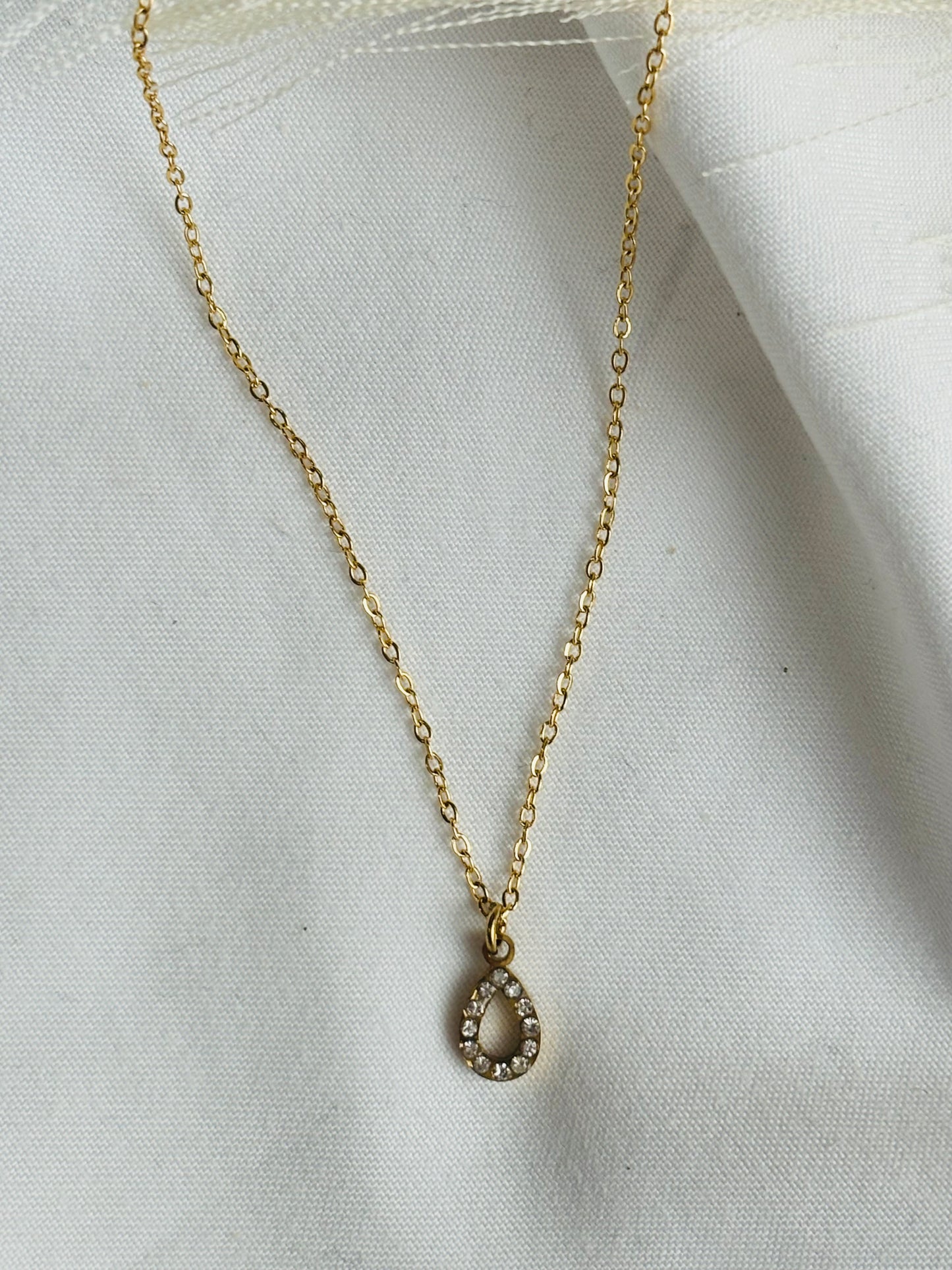 Collier goutte