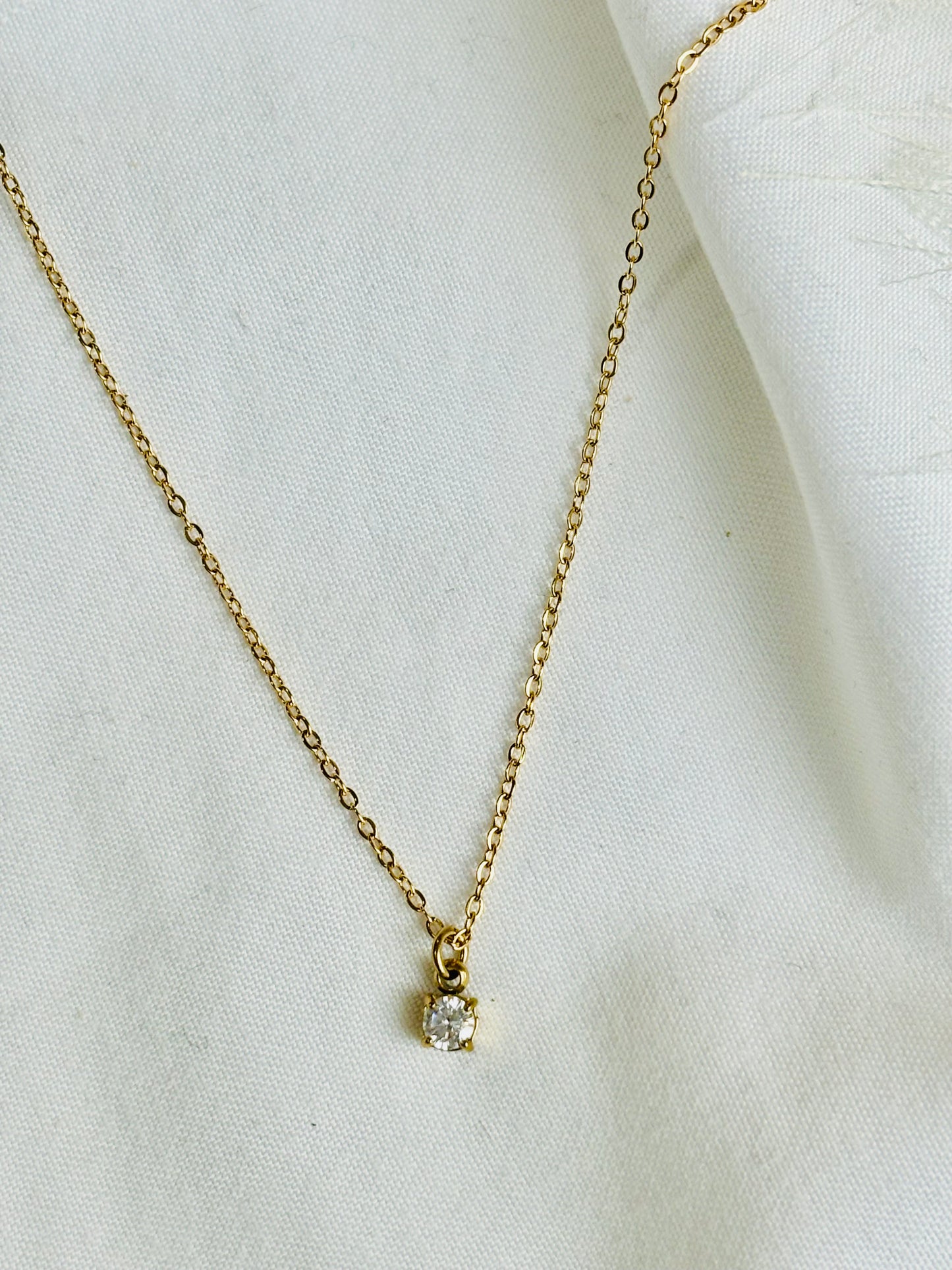 Collier avec breloque strass