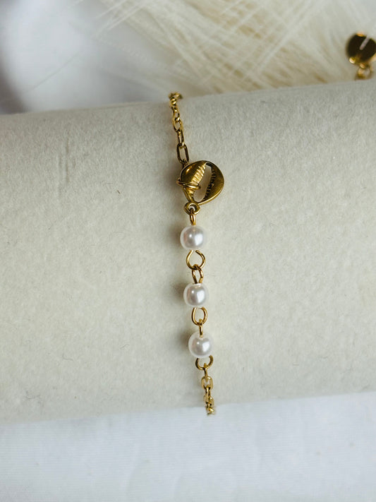 Bracelet Doré Avec Perle Synthétique et Coquillage