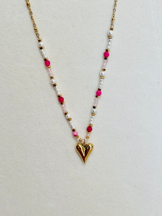 Collier rose avec pendentif cœur
