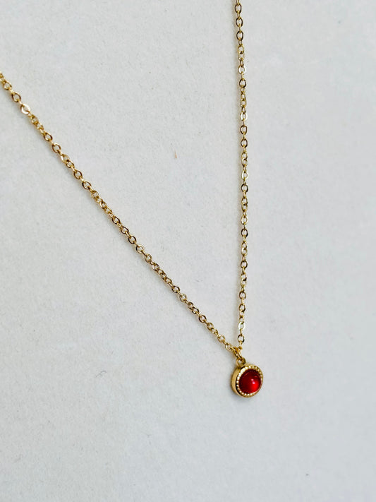 Collier pendentif rouge