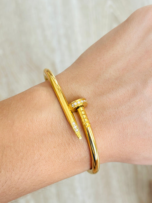 Bracelet clou doré